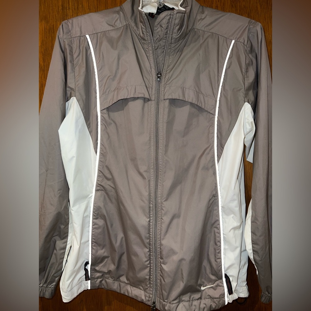 Vintage Gray and White Nike Windbreaker Jacket